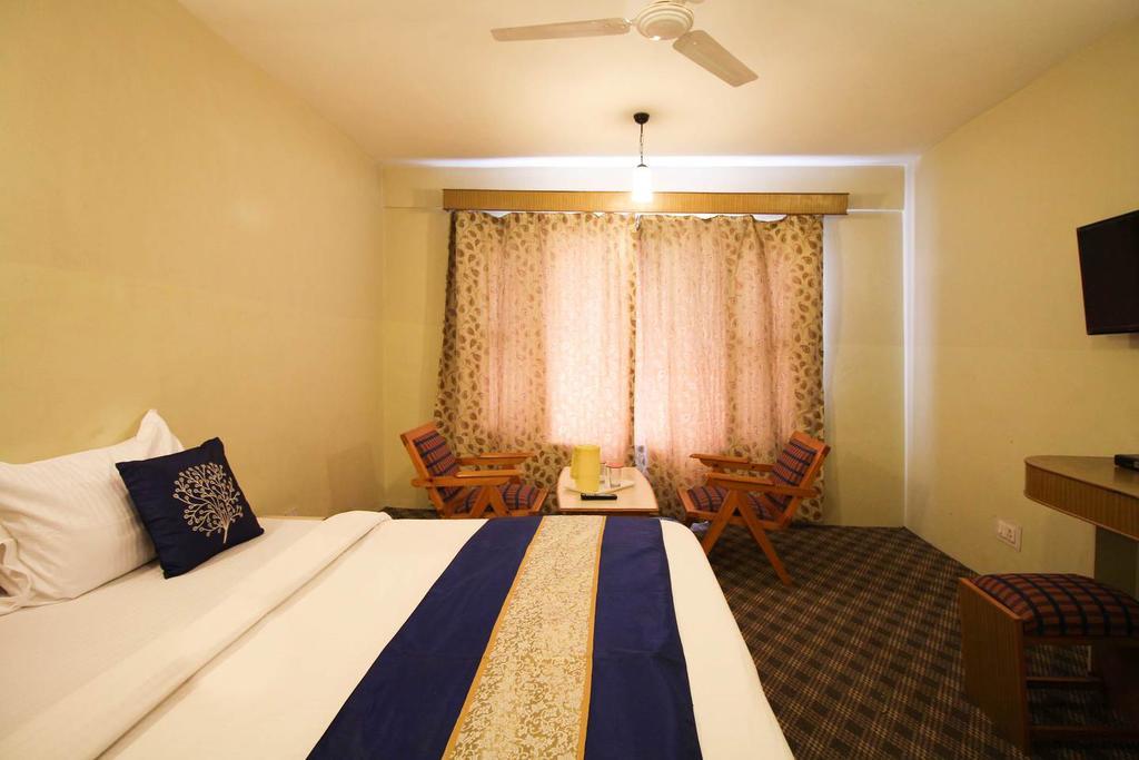 Hotel Welcome Residency Срінагар Екстер'єр фото