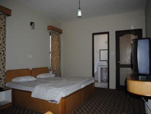 Hotel Welcome Residency Срінагар Екстер'єр фото